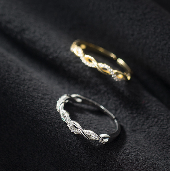 Sweet Hollow Cross Wave Diamond Ring - Gold