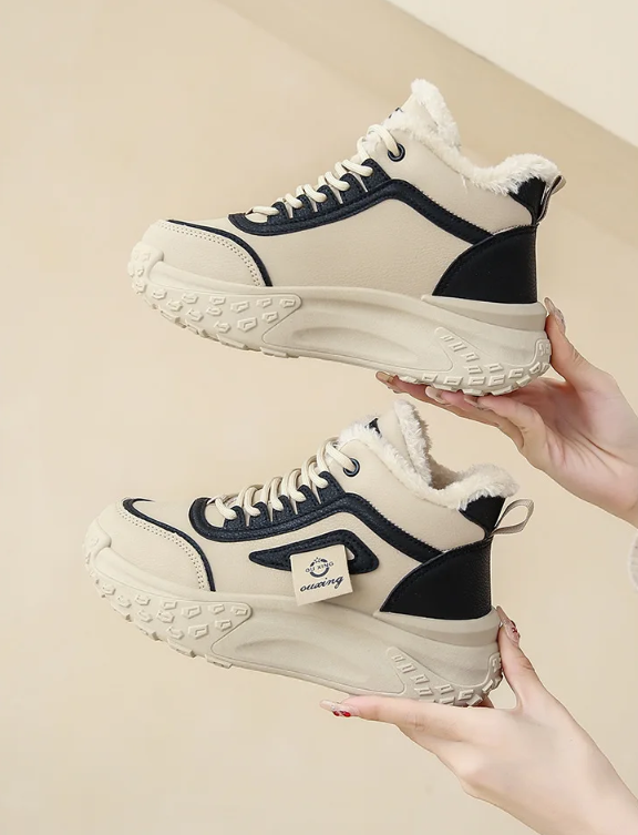 Sneaker in different color