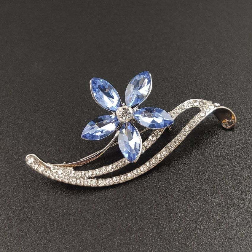 Five Leaf Flower Crystal Brooch 2