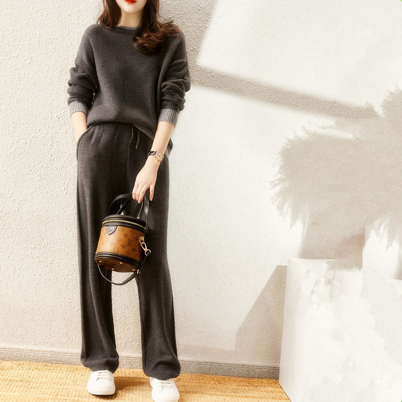 Sweater Image 3