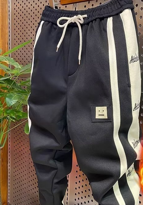 Men's Cropped Pants Image 3