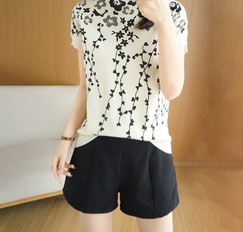 Floral T-Shirt Image 3