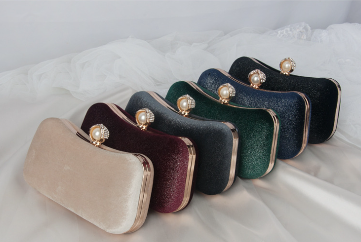 Evening Clutch Image 3