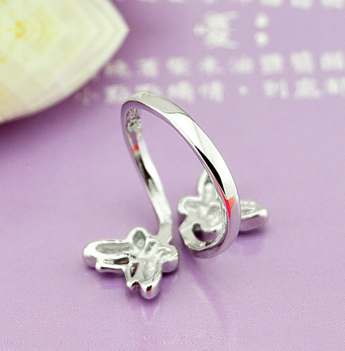 Four-Leaf Clover Ring Image 2