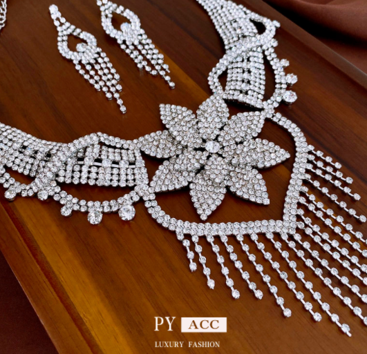 Bridal Jewelry Set Image 1