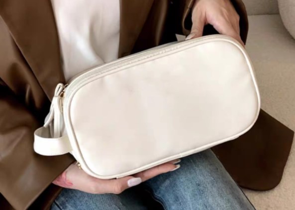 Makeup Bag Image 4