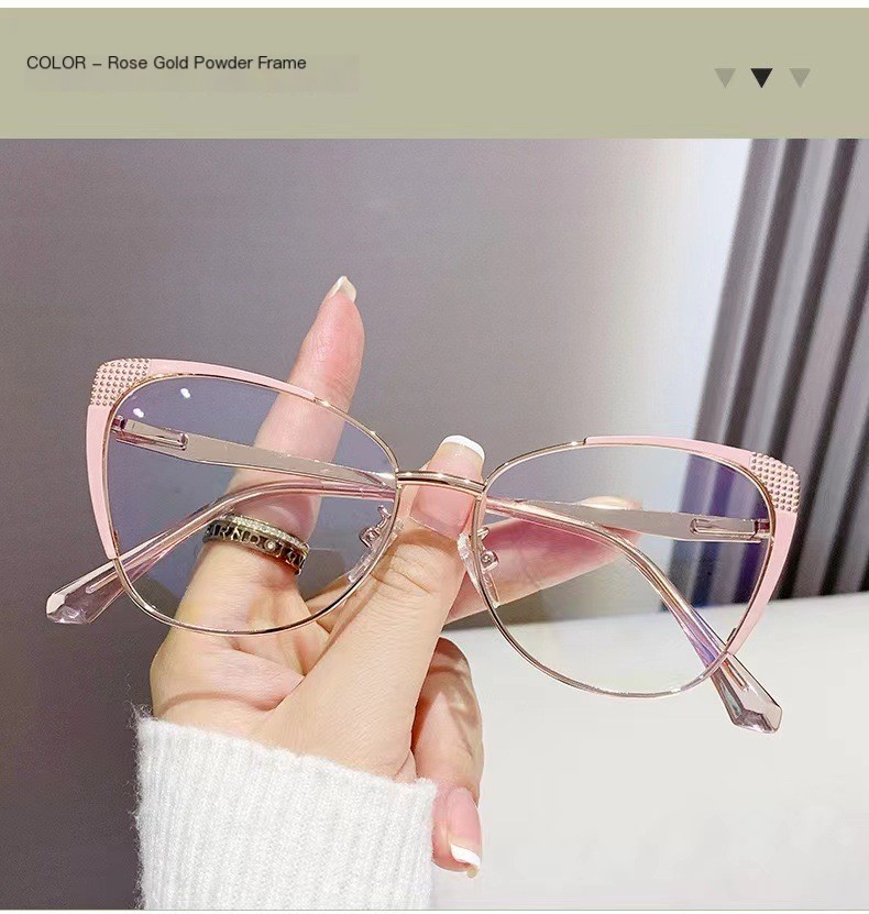 H 7151 Cat Eye Glasses - Close Up