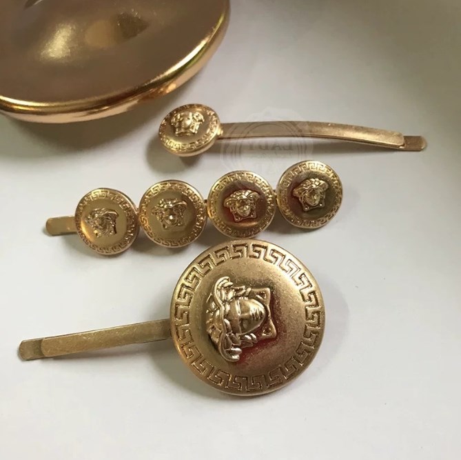 Elegant Hairpin Display