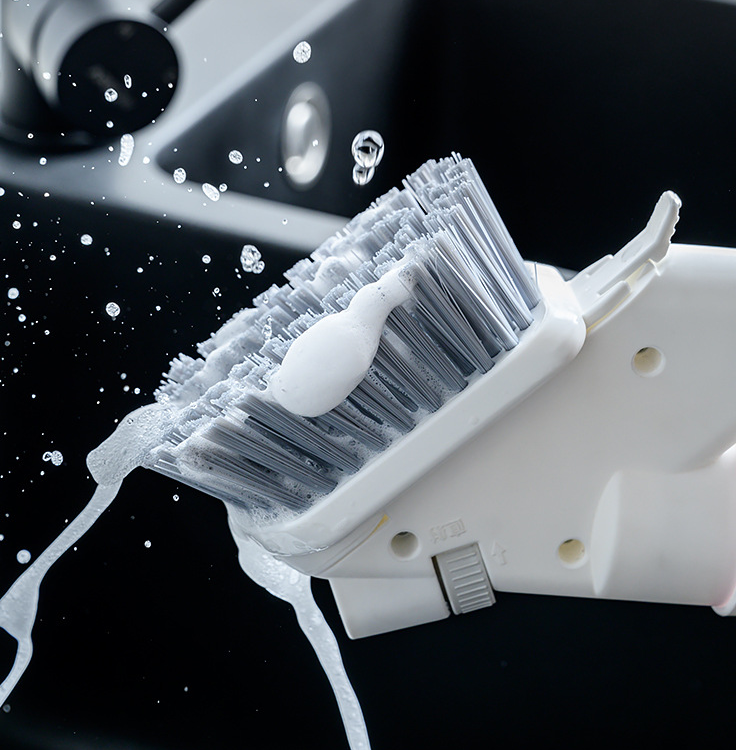 Multi functional water spray cleaning kit