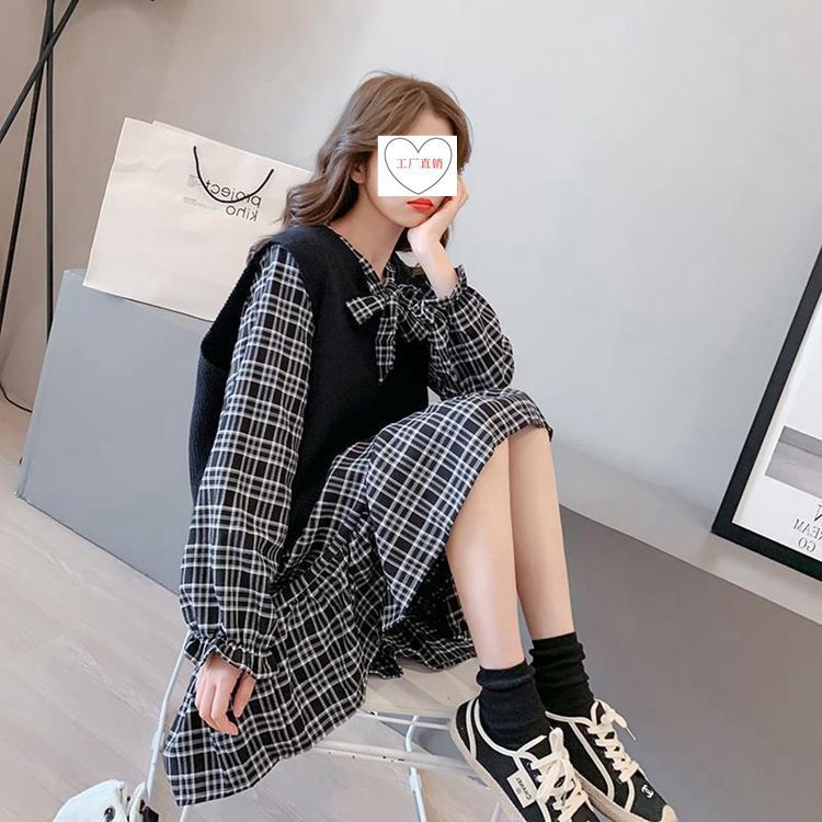 Stylish ruffled collar shirt in casual wear