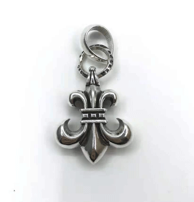 Classic Clover Pendant 2
