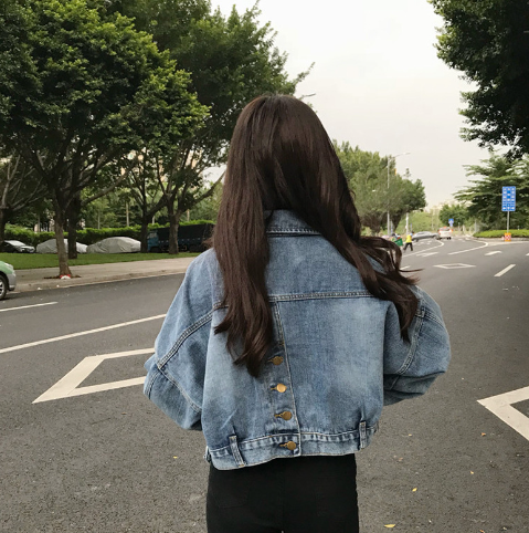 Loose-Fit Denim Jacket Image 3