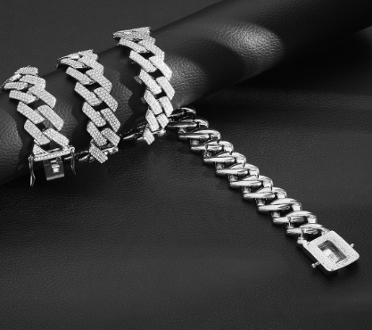 Cuban Link Bracelet Image 2
