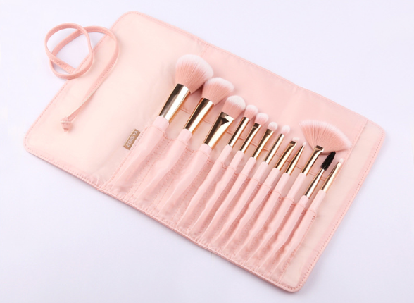 ZOREYA Brush in Use