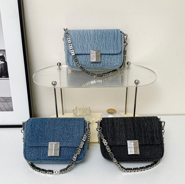 Women's Messenger Bag 1