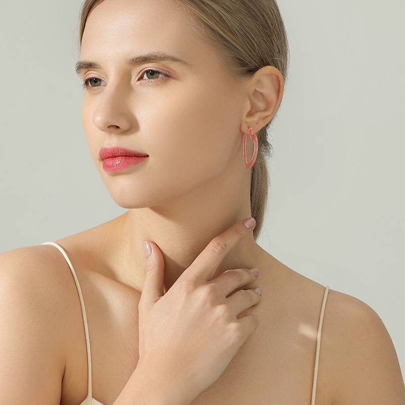 Stud Earrings Image 7