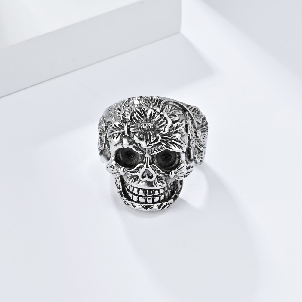 Flower Skull Ring Lifestyle