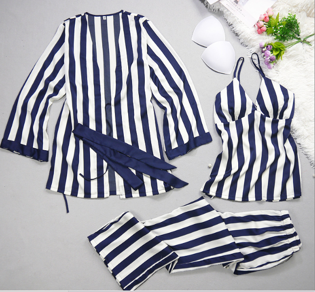 Summer Women’s Sleepwear Set Image 1