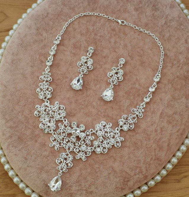 Jewelry Set Image 1