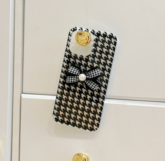 Lattice Bowknot Iron Ring Soft Phone Case Design