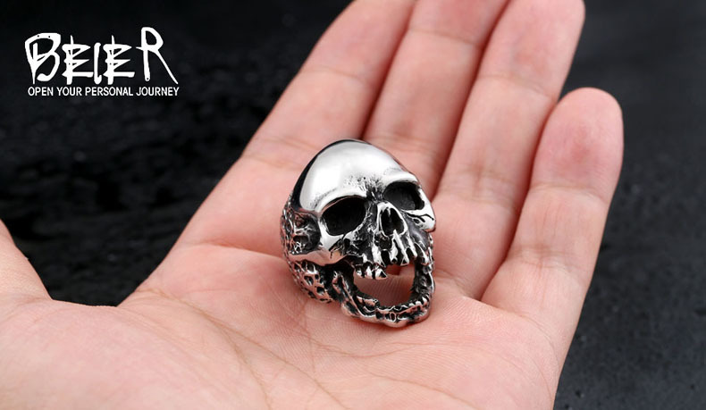 Skull Ring Image 2