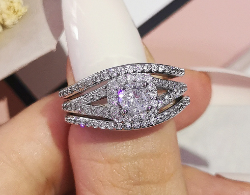 Zircon Inlaid Ring