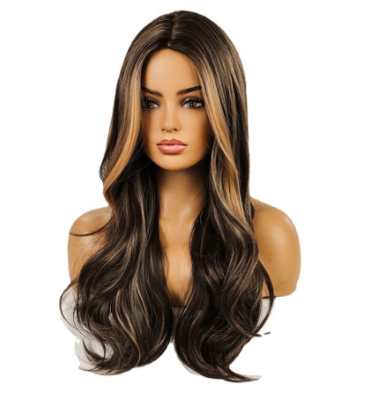 Woman wearing the wig