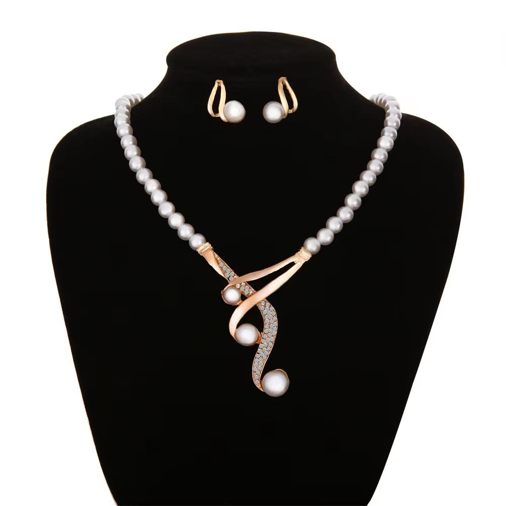Elegant Pearl Jewelry Set