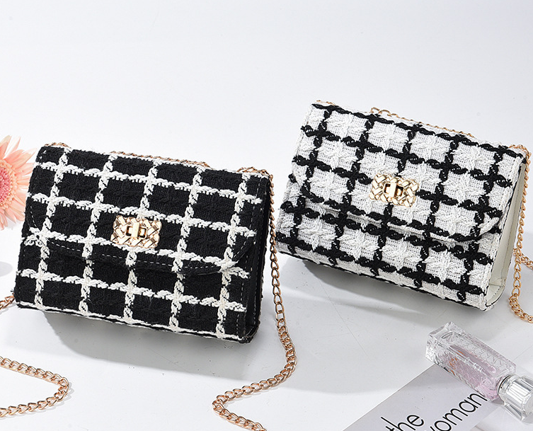 Chic Sequin Shoulder Bag Black
