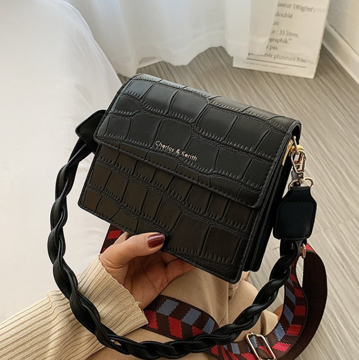 Chic small crossbody bag image 4