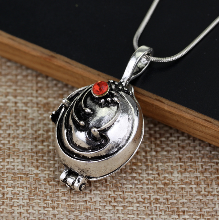 Vampire Diaries Necklace Silver