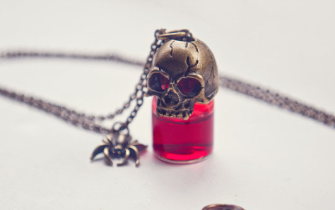 Blood Vial Skull Necklace measurements and detail photo 1