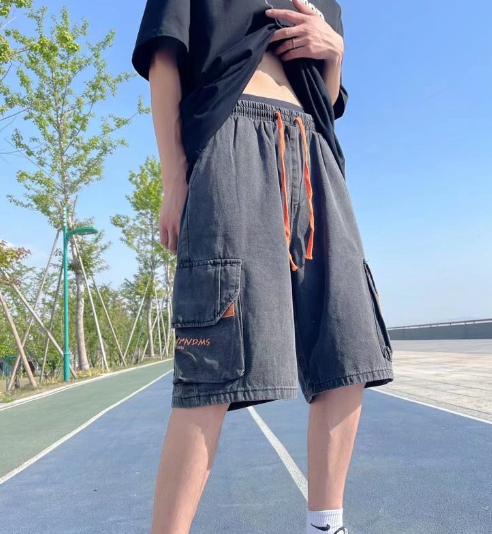 Men's Loose Fit Denim Shorts Image 3