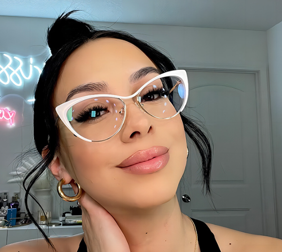 Esperanza Blancas Cat Eye Glasses