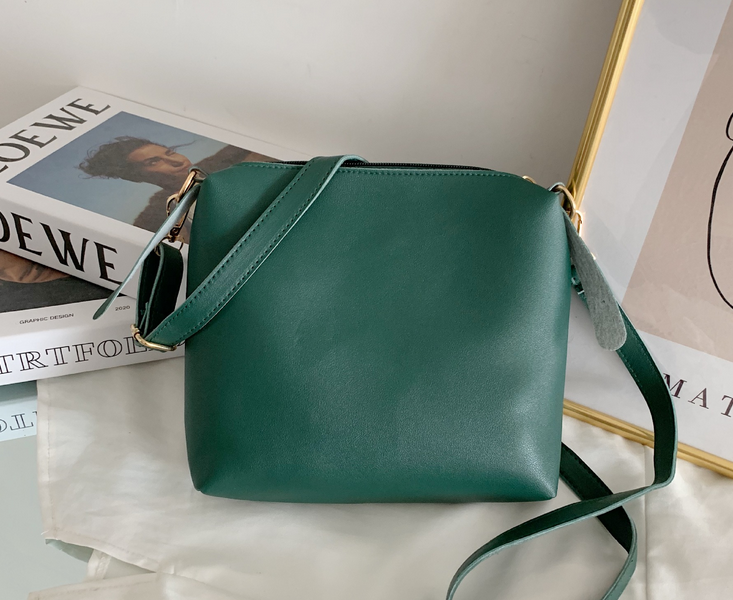 Versatile Bucket Bag