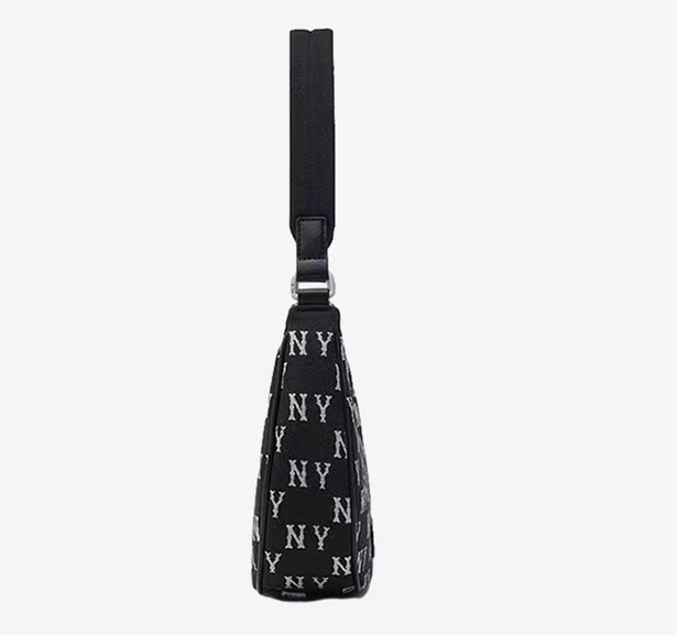 Niche Retro Alphabet Jacquard Shoulder Bag Image 1