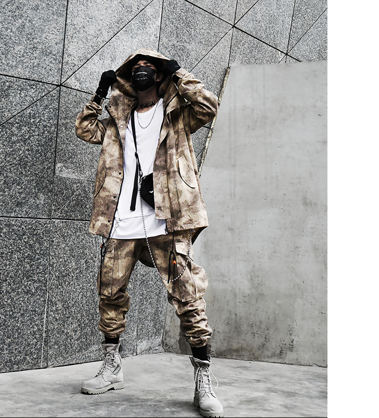 Loose-fit camo joggers