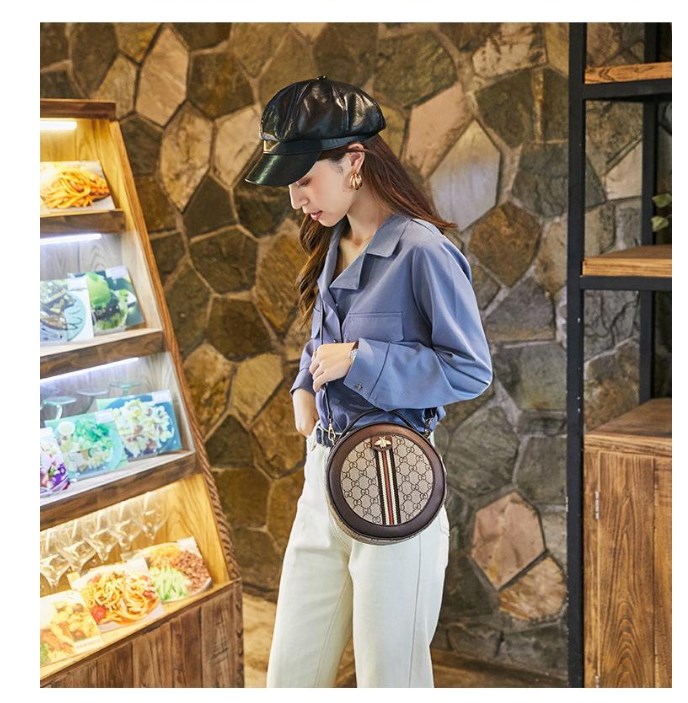 Crossbody Bag Image 4
