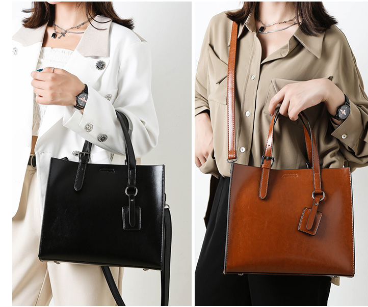 Genuine Leather Tote Bag - Marrom