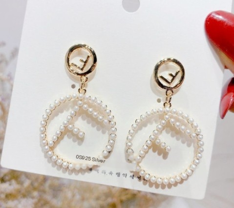 Elegant Pearl Earrings 1