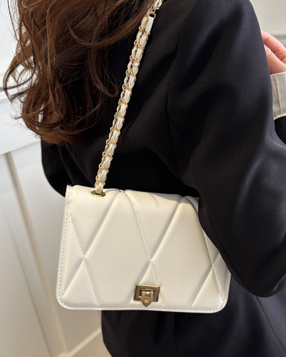 Single Shoulder Crossbody Bag Image 1