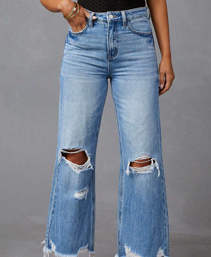 Distressed Raw Hem Jeans Fit