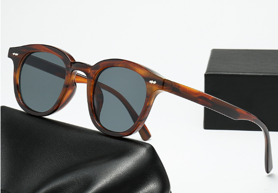 Round Frame Sunglasses 1