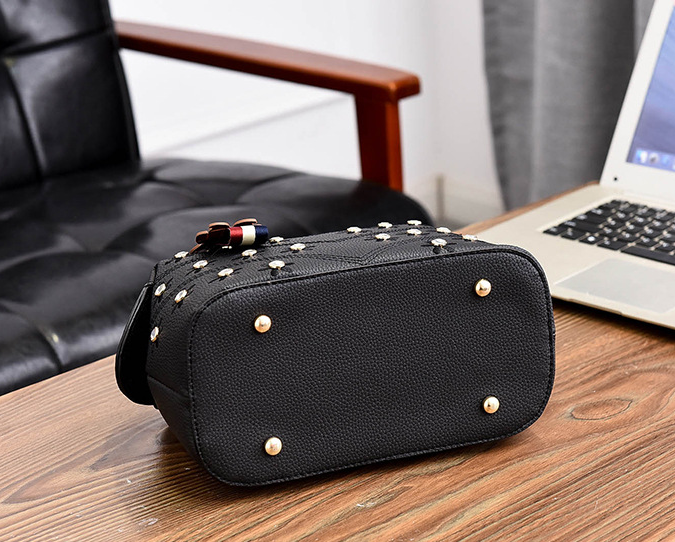 Stylish Handbag Image 4