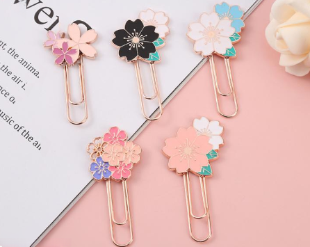 Sakura Paper Clip 4