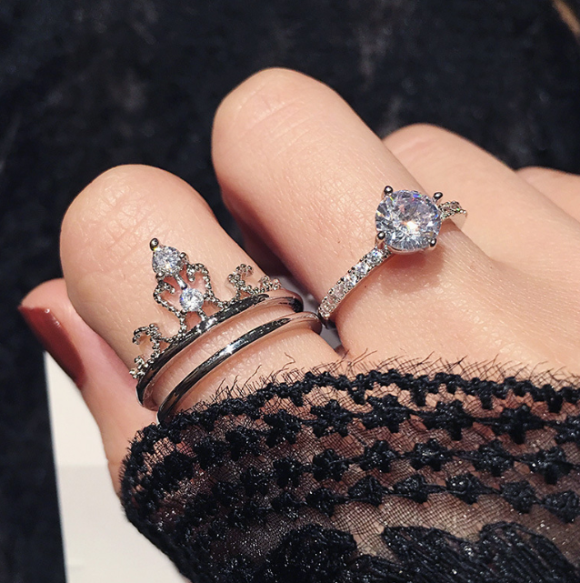 Crown Ring - White Gold