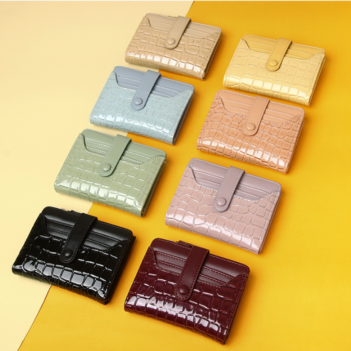 Women's Wallet - Crocodile Embossed