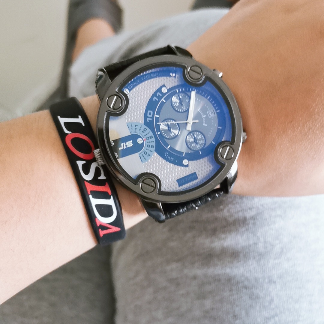 Watch Image 4