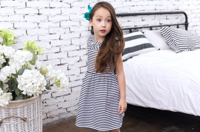 Striped children's dress 3