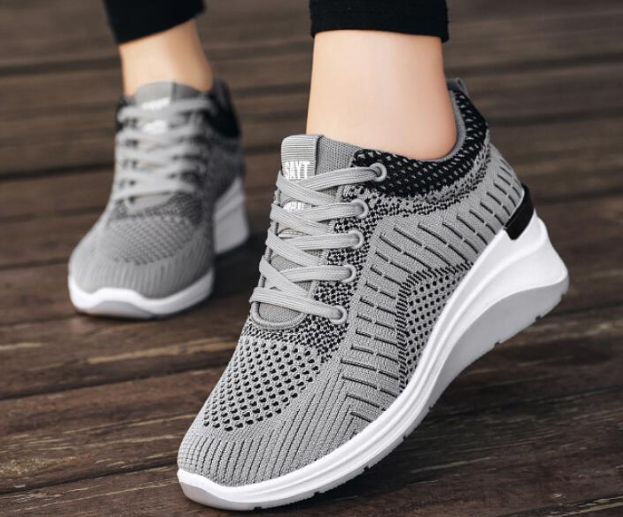 Women's Sports Shoes